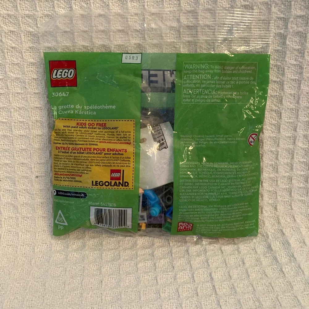 New LEGO Minecraft Building Set with Green and Blue
